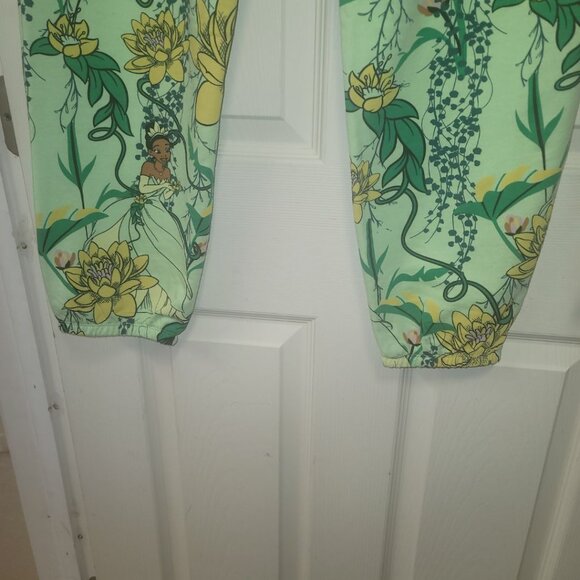 Disney Princess Tiana & the Frog Jogger Pants NWT Size Large W/FREE DISNEY GIFT - Picture 6 of 7
